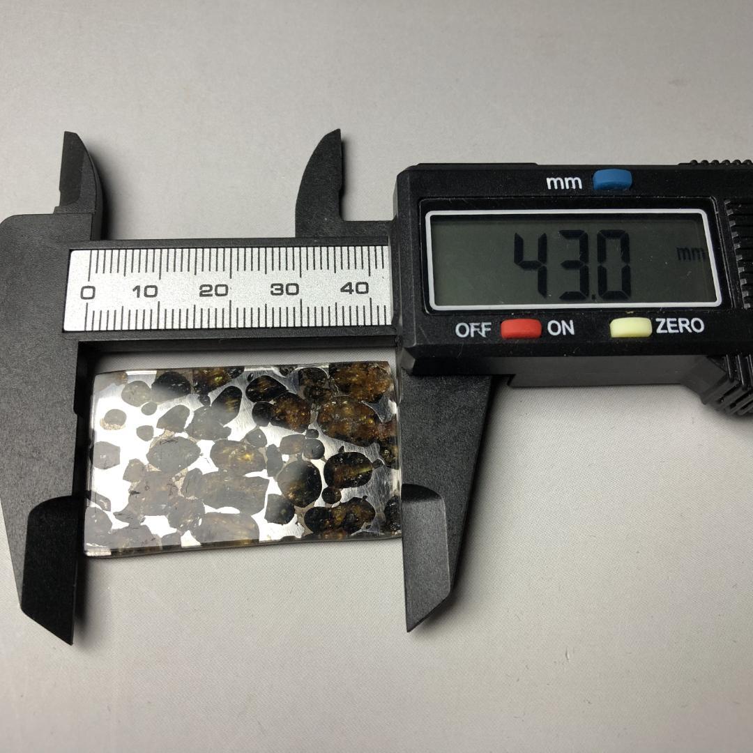 パラサイト隕石 隕石　石鉄隕石　セリコ隕石 美品　重さ約9ｇ　ケース付