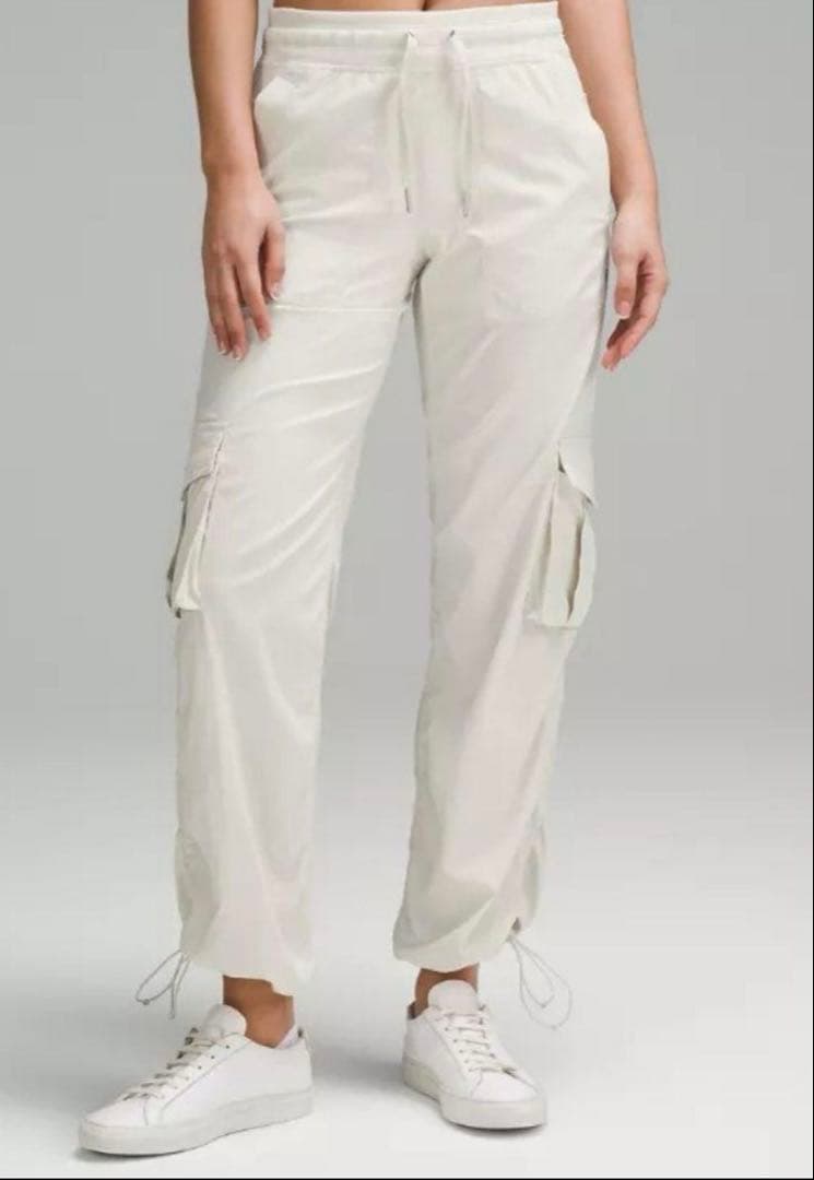 新品　ルルレモン　リラックスフィット ミッドライズカーゴパンツ ホワイト