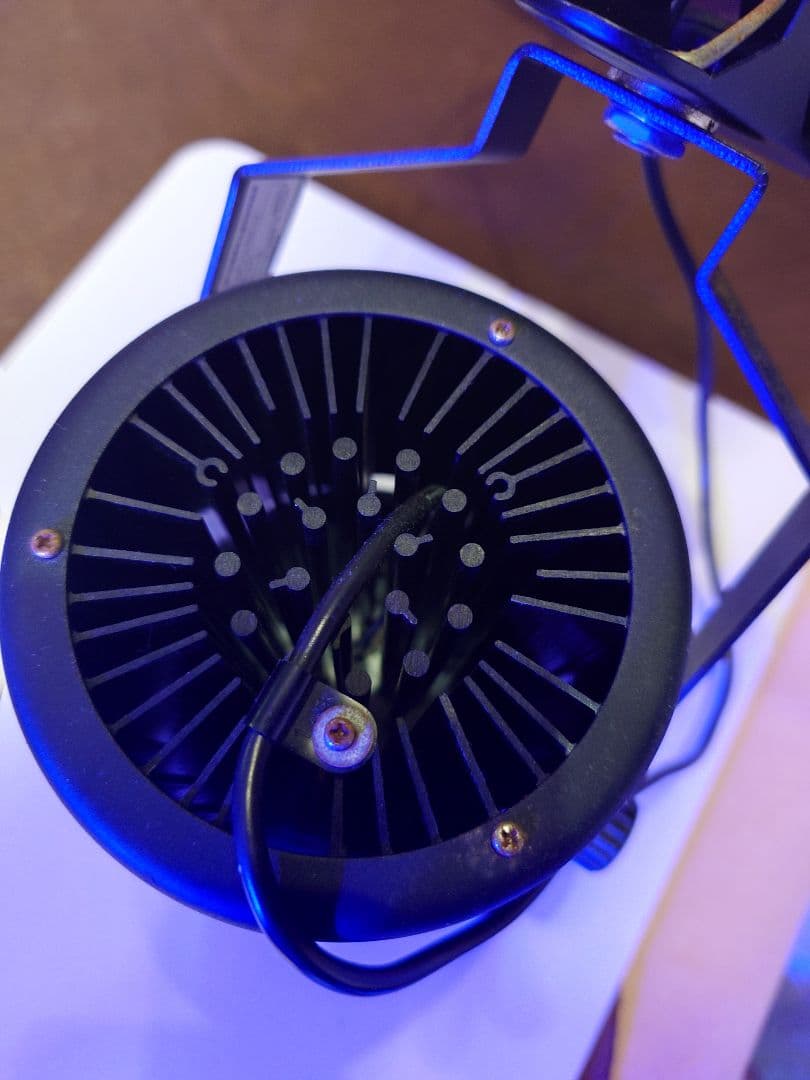 ①京セラ LED CERAPHIC マリンブルー