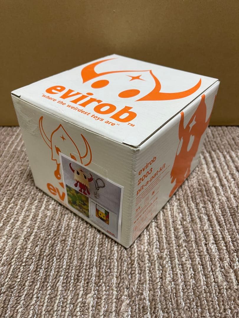 T9G evirob 2004年カレンダー セット