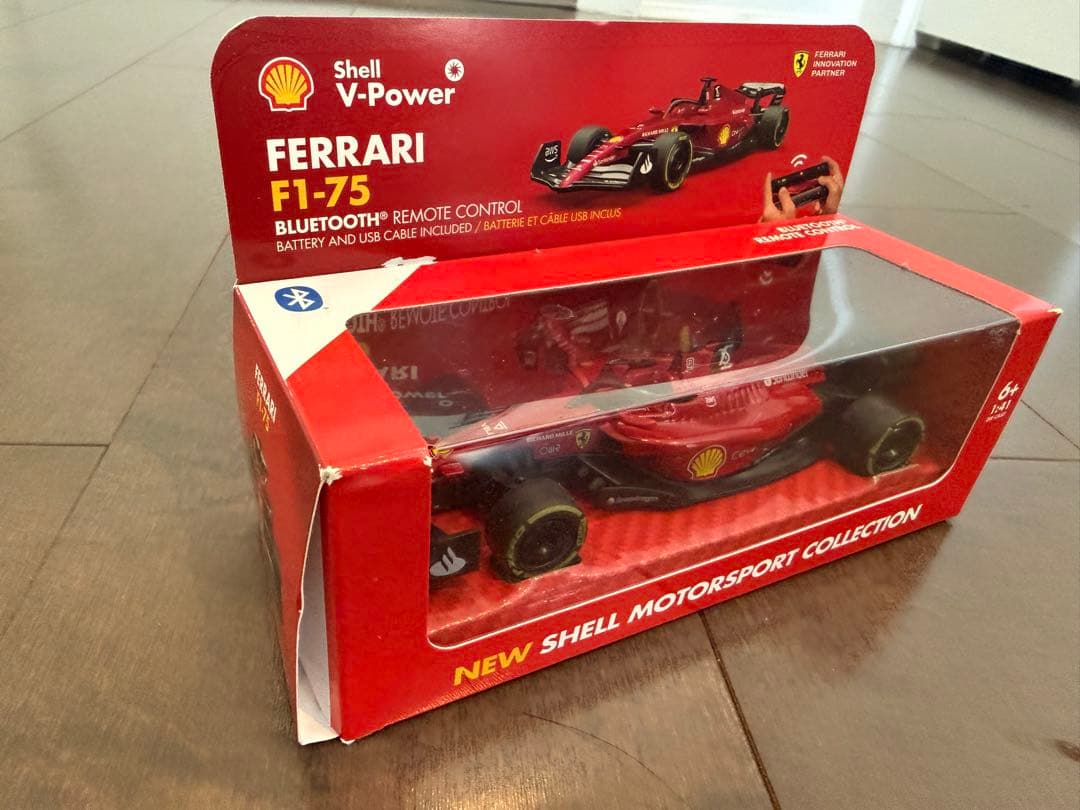 【新品】Ferrari F1-75 Bluetooth ラジコン　ミニカー