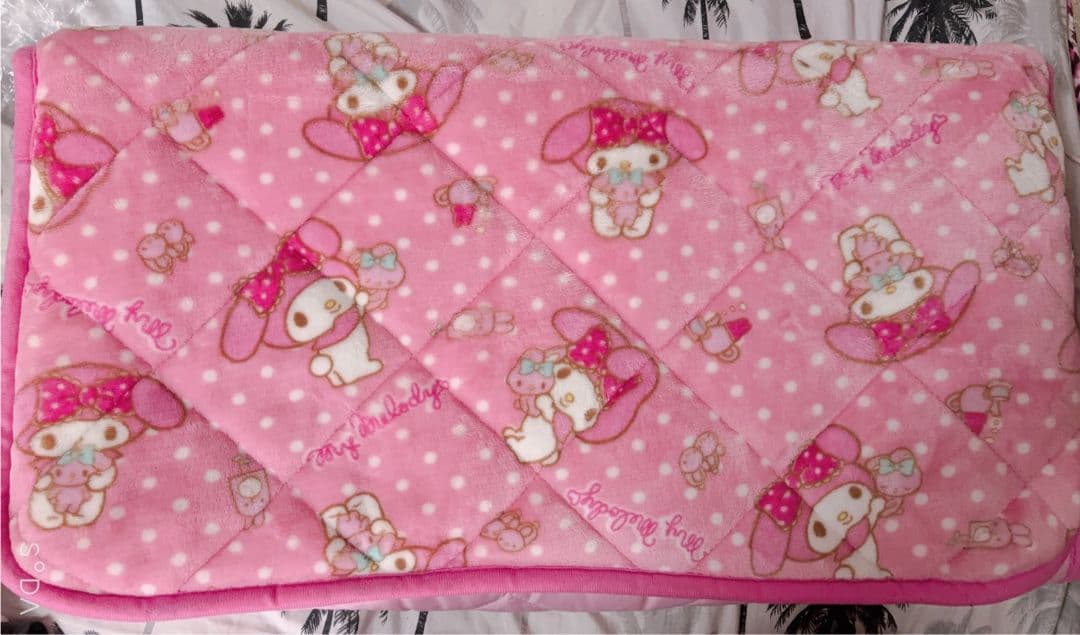 激レア 希少 マイメロディ ラブうさ 敷きパット 寝具 サンリオ おひるねマット