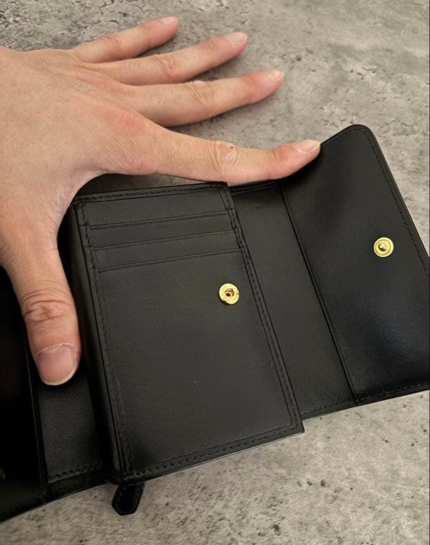 【ほぼ新品】PRADAプラダ 財布1MH025 VITELLO MOVE I