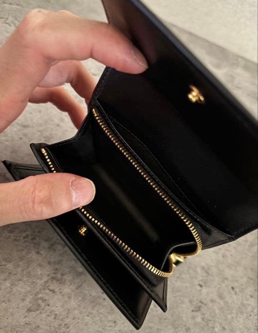 【ほぼ新品】PRADAプラダ 財布1MH025 VITELLO MOVE I