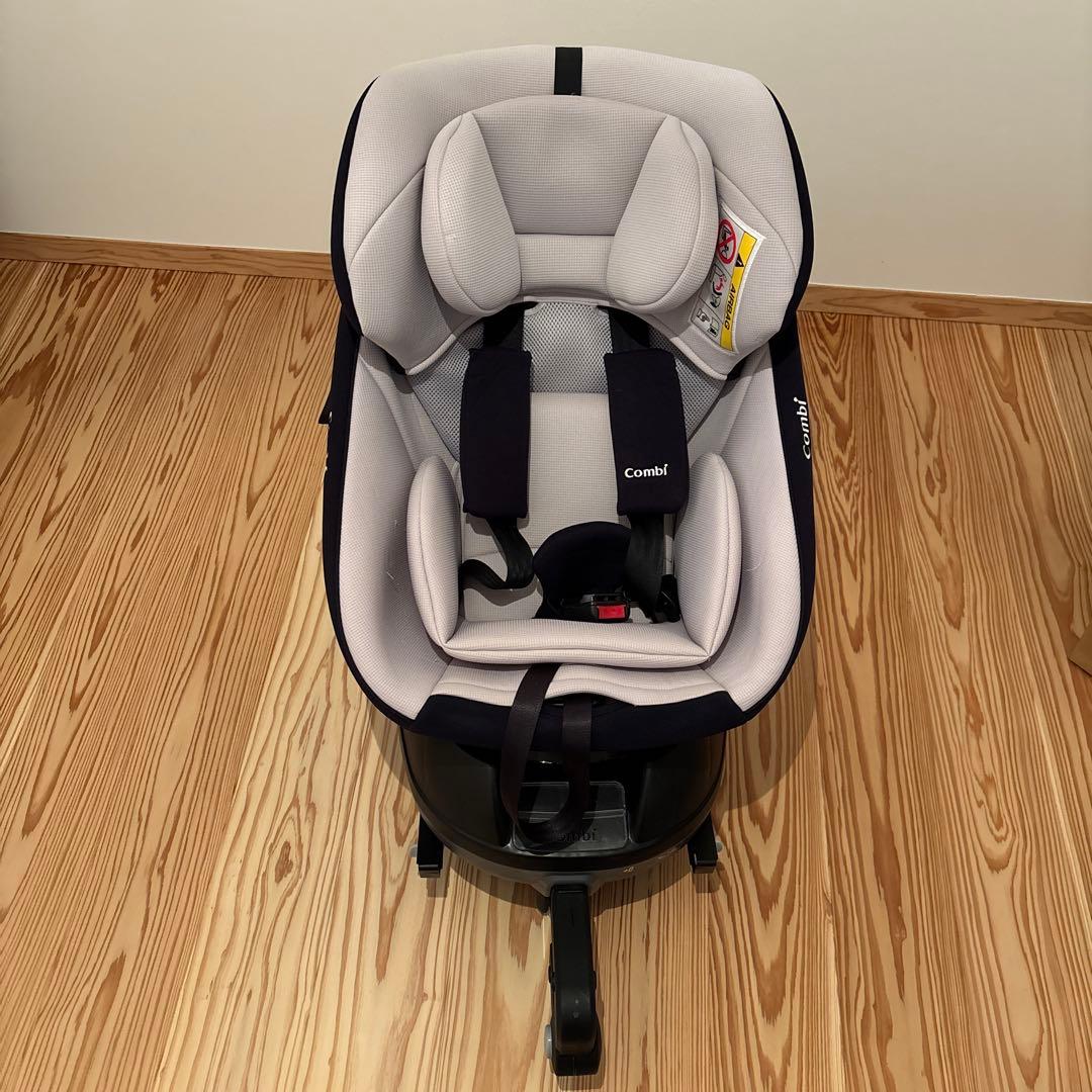 combi クルムーヴ ISOFIX チャイルドシート　ネイビー　取説あり