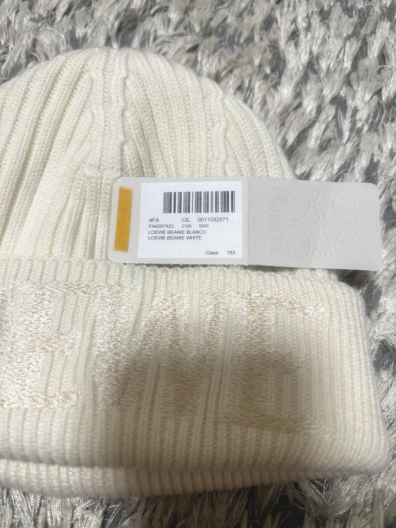 LOEWE ホワイト ニット帽 新品タグ付き