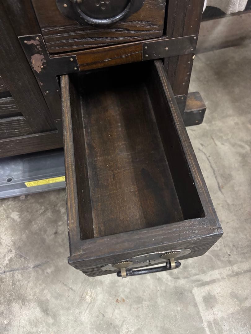 希少な日本製 車箪笥 時代箪笥