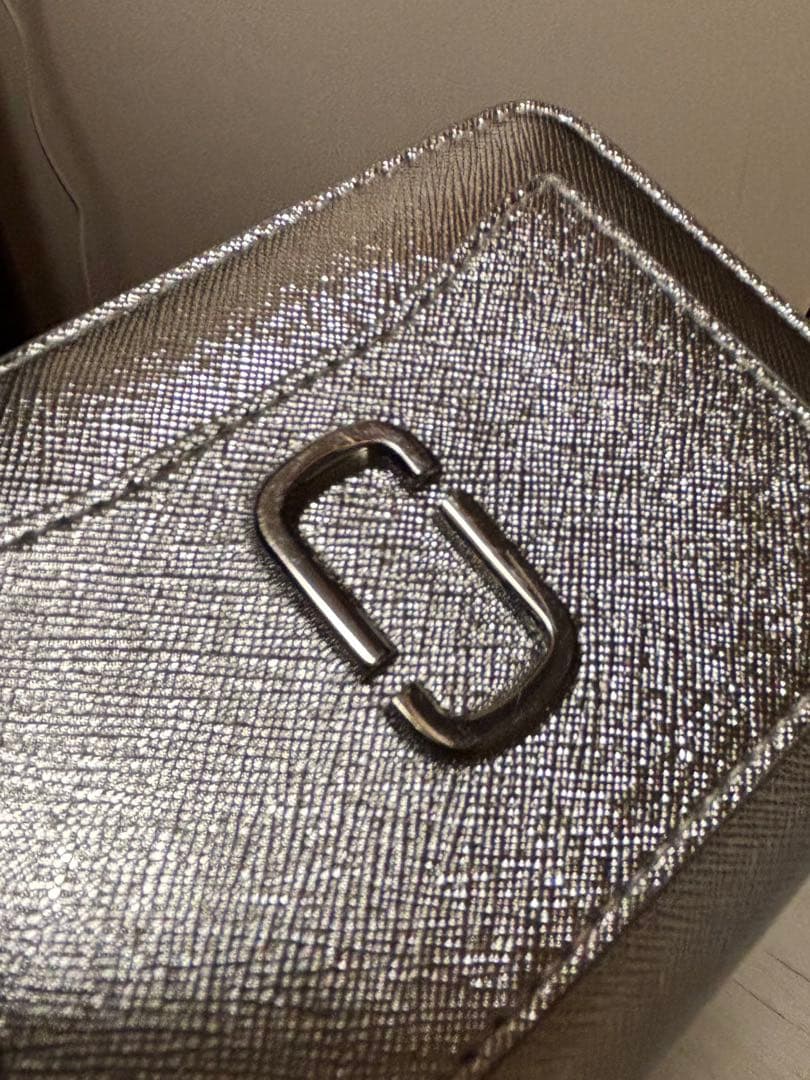 MARC JACOBS シルバー 二つ折り財布 美品