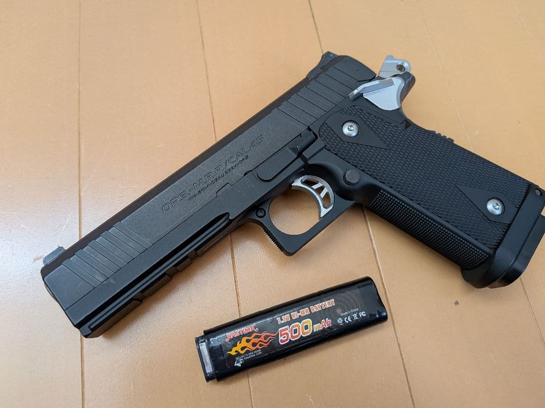 東京マルイ HI-CAPA E 電動ガン　バッテリー付