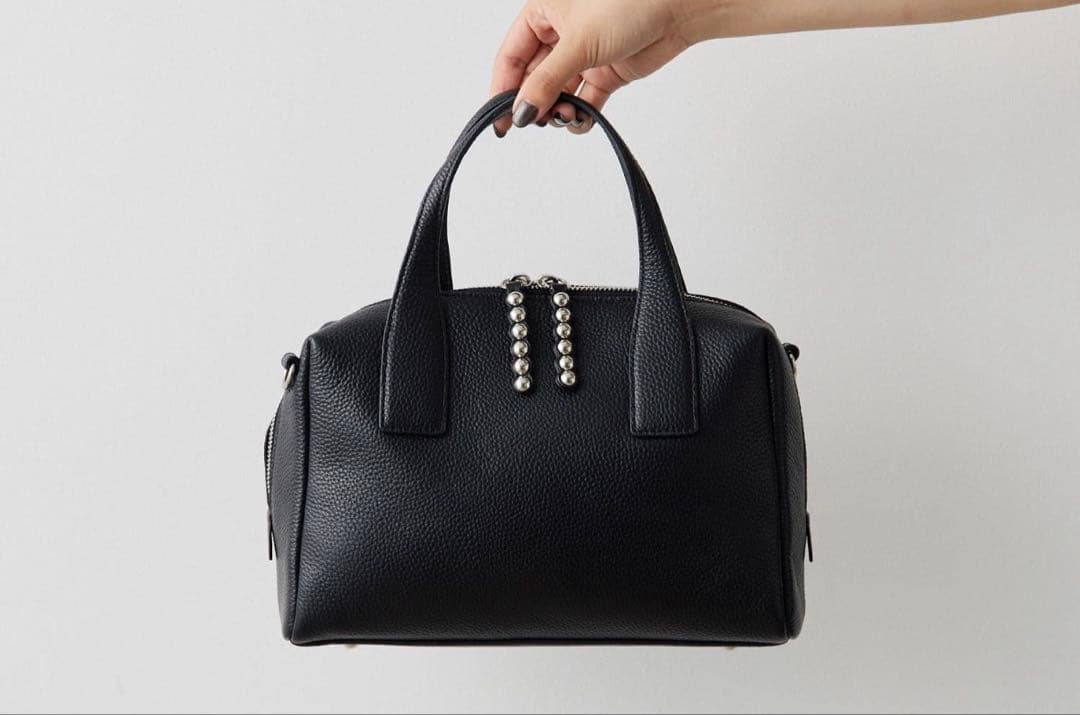 イアパピヨネ ear PAPILLONNER スタッズボストンバッグ ブラック