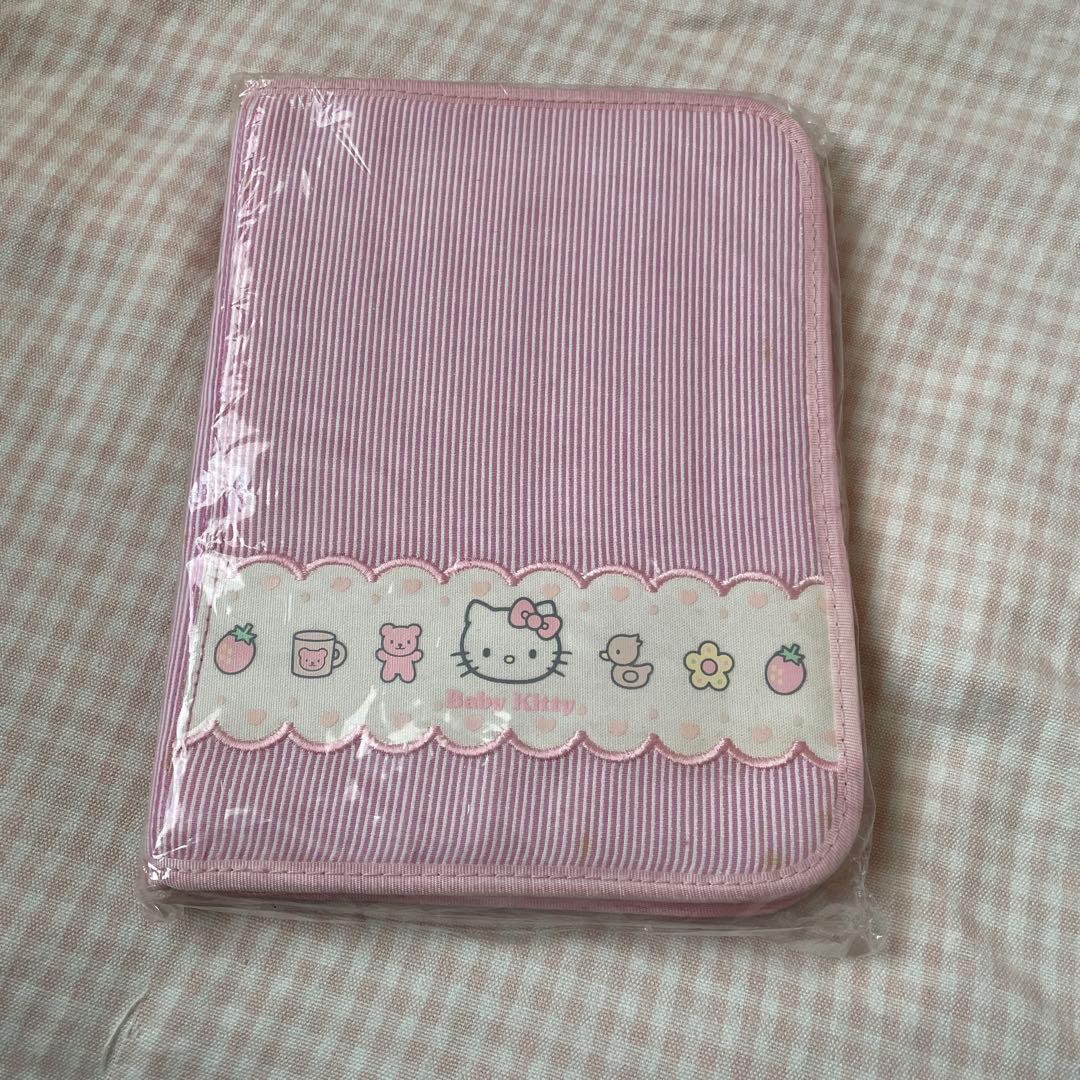 (新品未使用) ベビー キティ　母子手帳ケース　　Ｌ 激レア