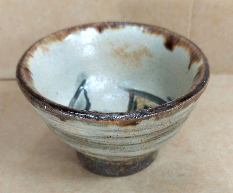 【本物保証】金城次郎 壷屋焼 ぐい呑 共箱 栞 人間国宝 壺屋焼 魚紋ぐい呑