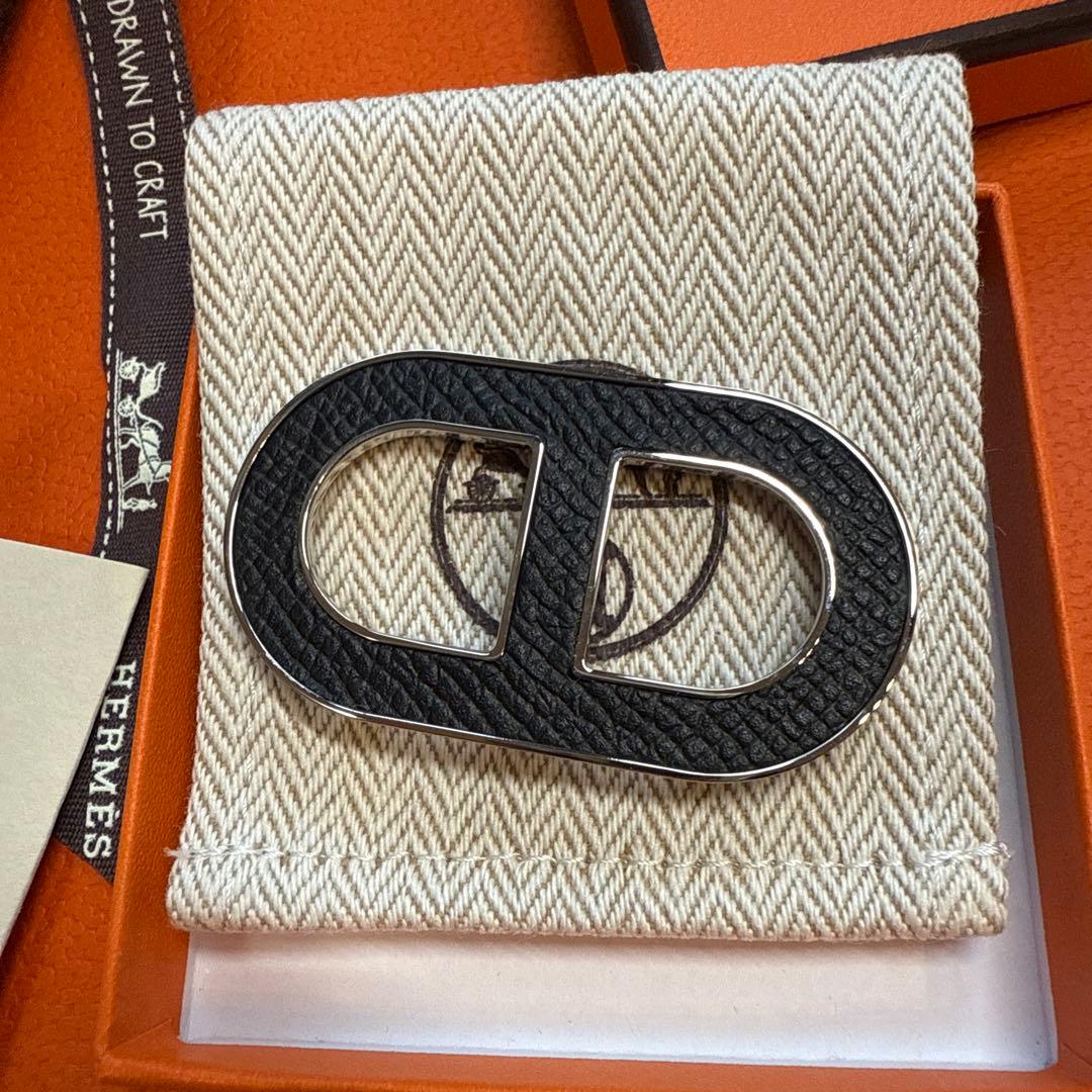 新品エルメス　シェーヌダンクル　ブローチ　ブラック 保護シール付き