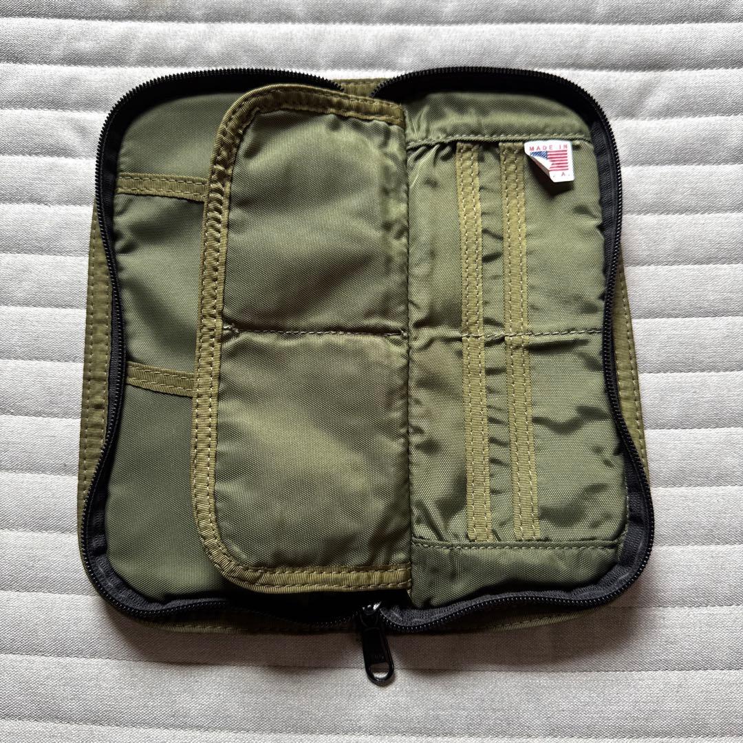 BRIEFING 迷彩パスポートケース