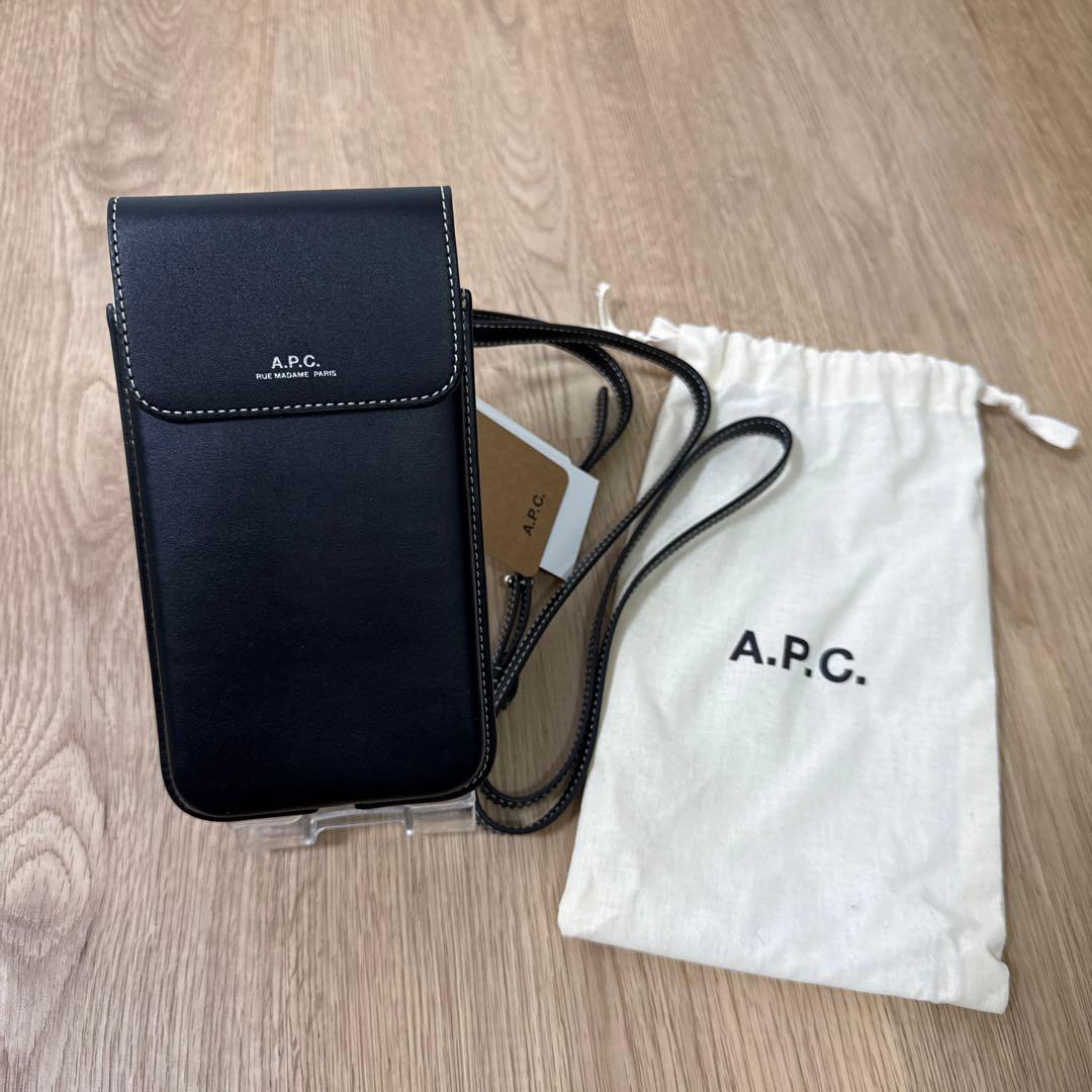 A.P.C. スマホショルダー