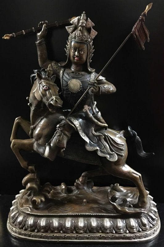 ◆ケサル大王像◆チベットの英雄