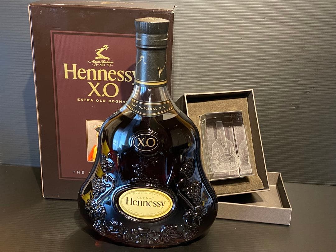 Hennessy XOコニャック700ml ＋クリスタルミニチュア付 2点セット