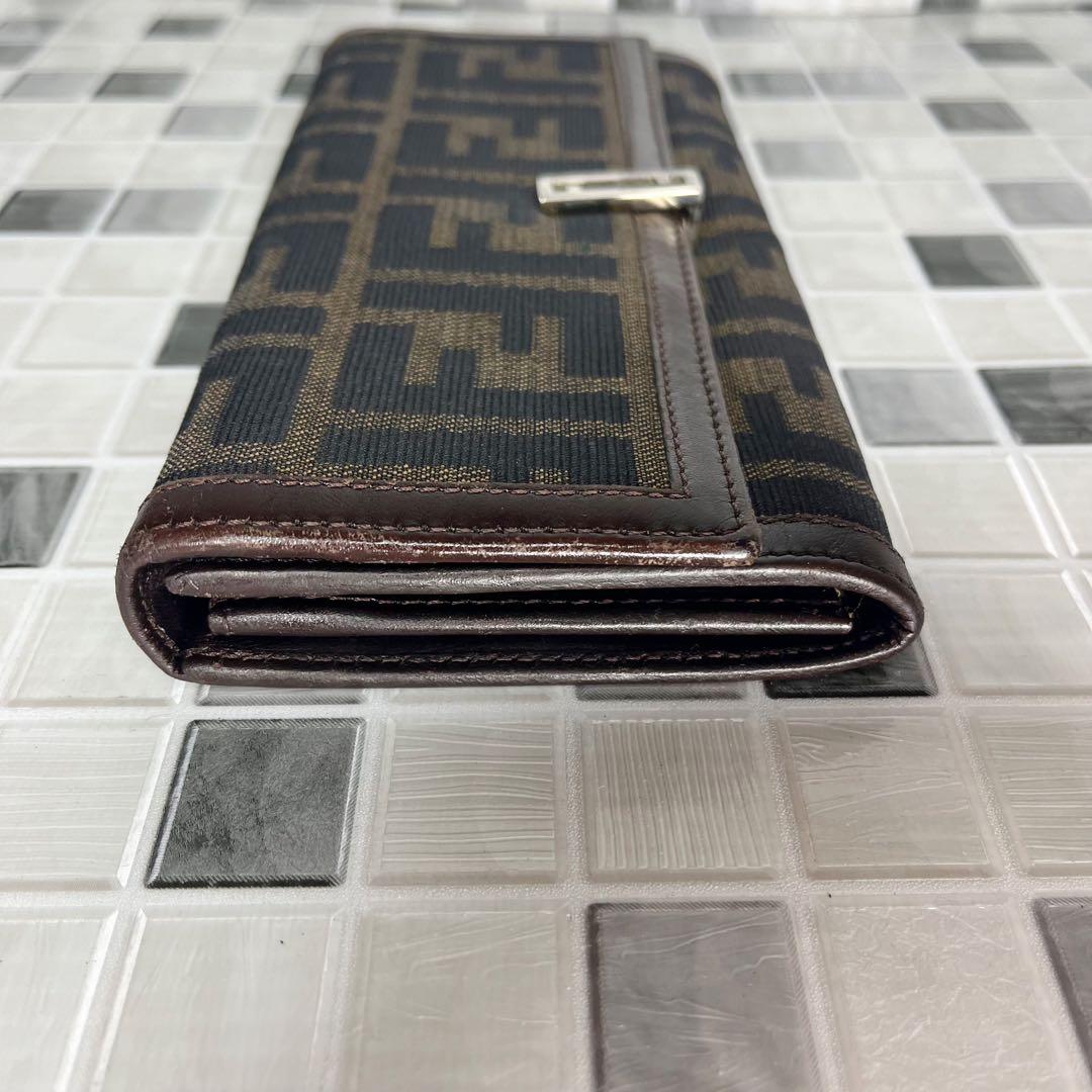 美品 FENDI フェンディ ズッカ柄 長財布 二つ折り財布