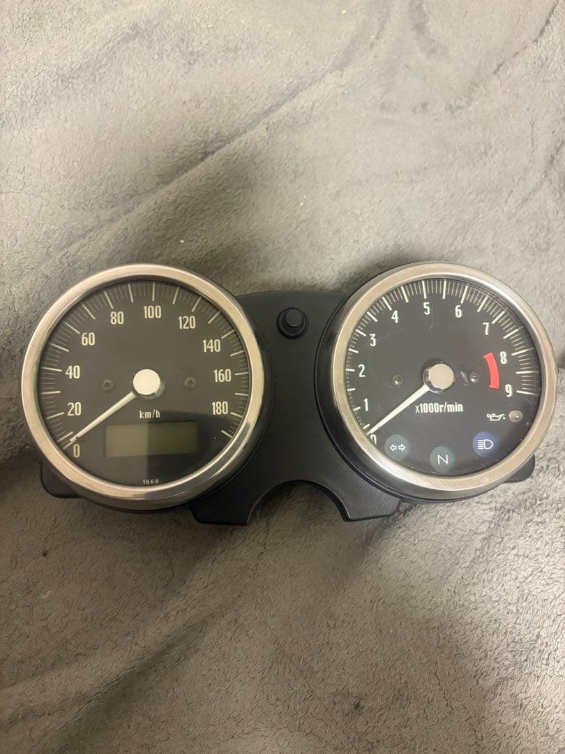 W650純正メーター