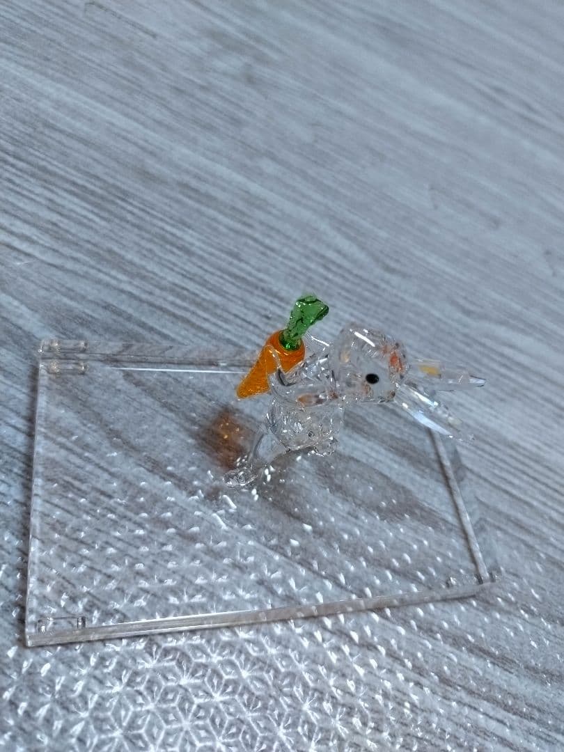 SWAROVSKI　うさぎ　置物　台座付き