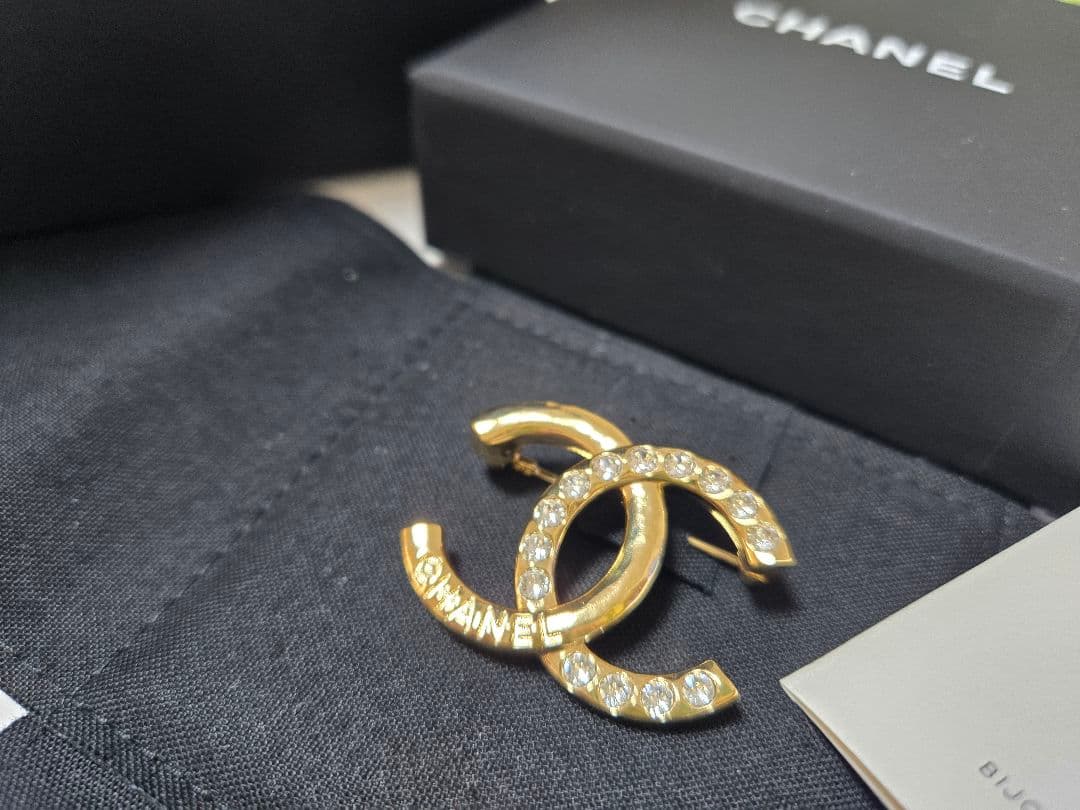 2024年百貨店購入 新品未着用CHANEL ゴールド ブローチ定価90200円