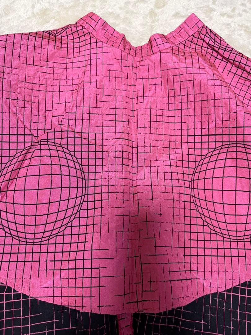 20471120 スカート　ケープ　マント　ポンチョ　蛍光　ピンク　時空　4次元