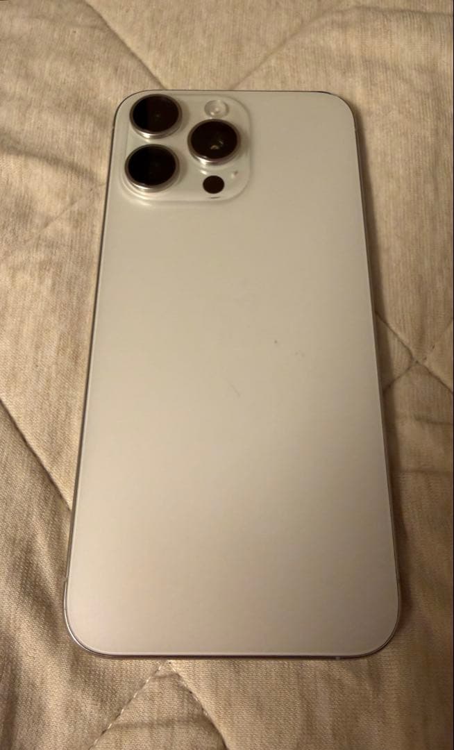 iPhone 15 Pro Max 256GB ホワイトチタニウム SIMフリー