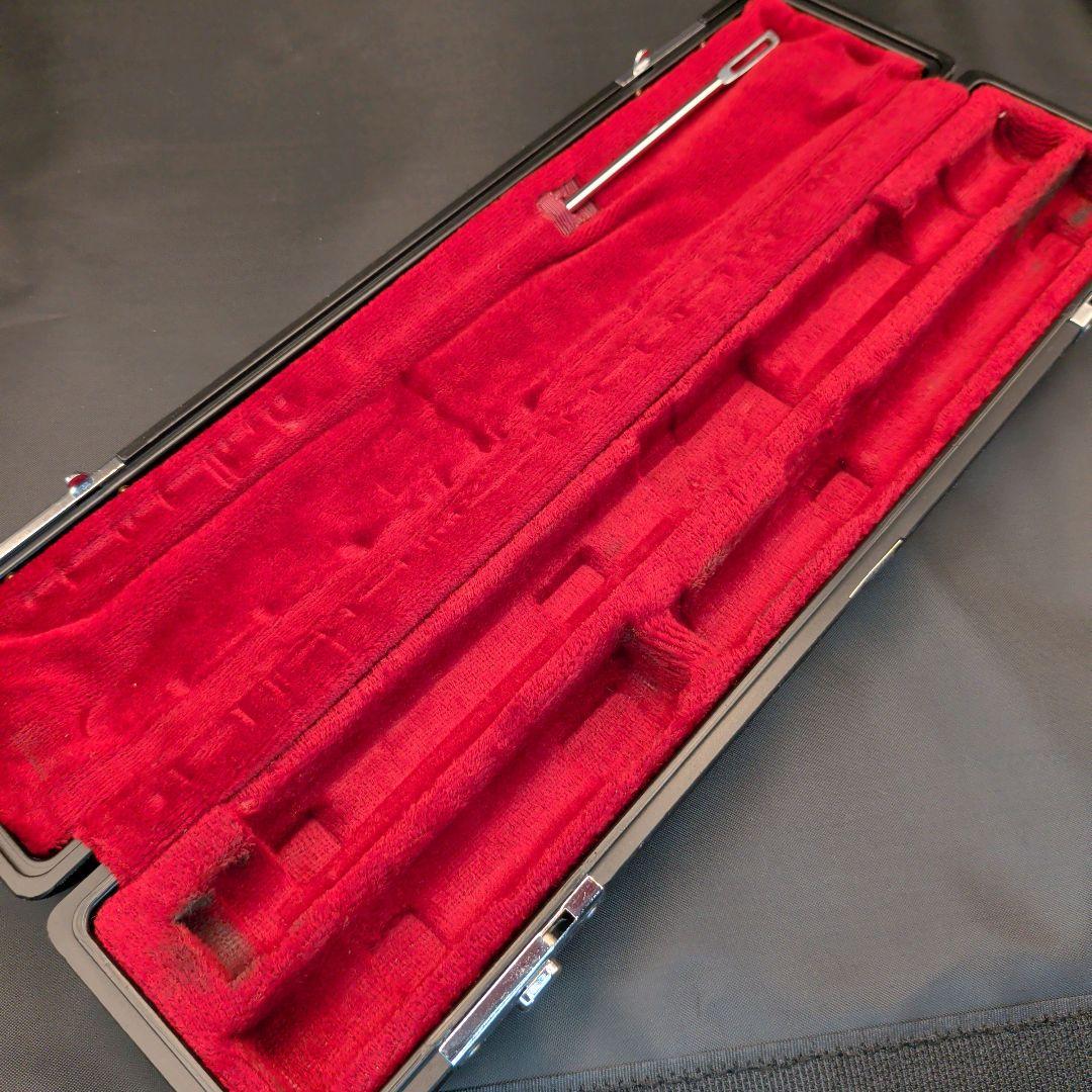 フルート　調整済　美品　ヤマハ　YFL211S（銀メッキ、Eメカ仕様）