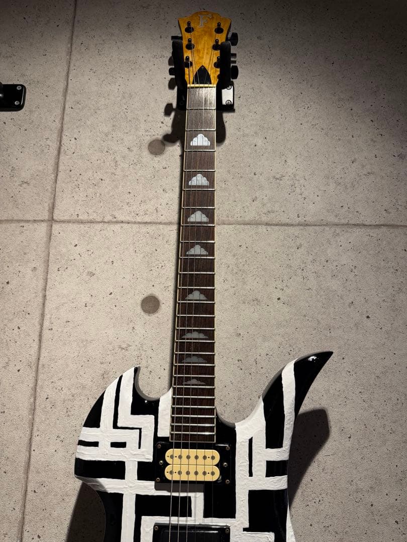 モッキンバード　布袋モデル　hide ロケットダイブ　エレキギター