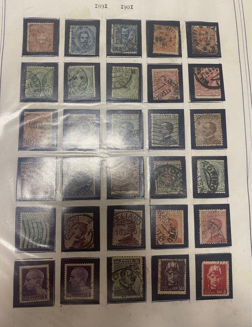 (N34) イタリア切手400枚入りフォルダー