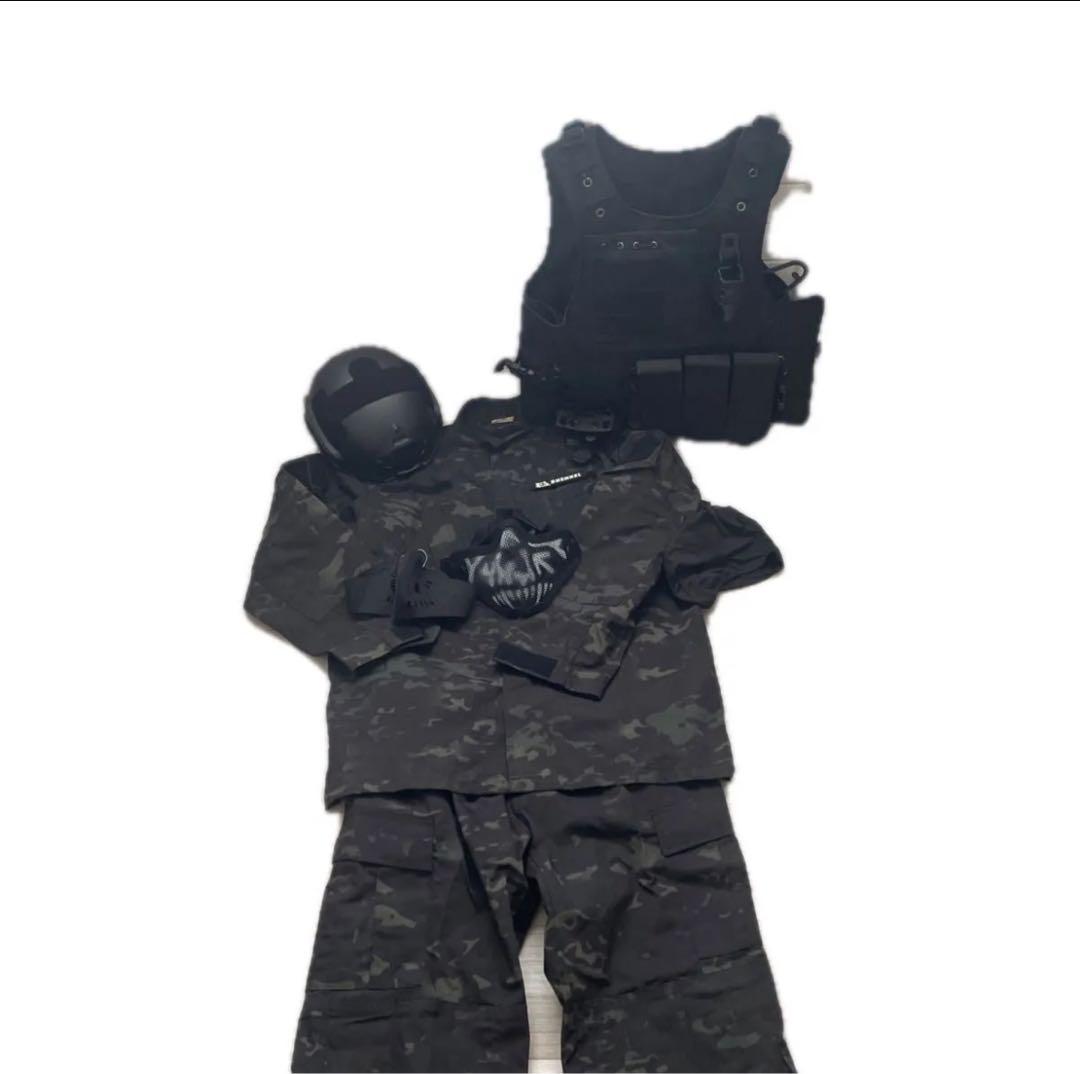 サバゲー特殊部隊セット　黒迷彩服、ベスト、ヘルメット、フェイスガード点、インナー