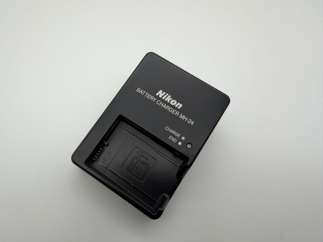 Nikon D5100 ボディ（バッテリー・充電器付）