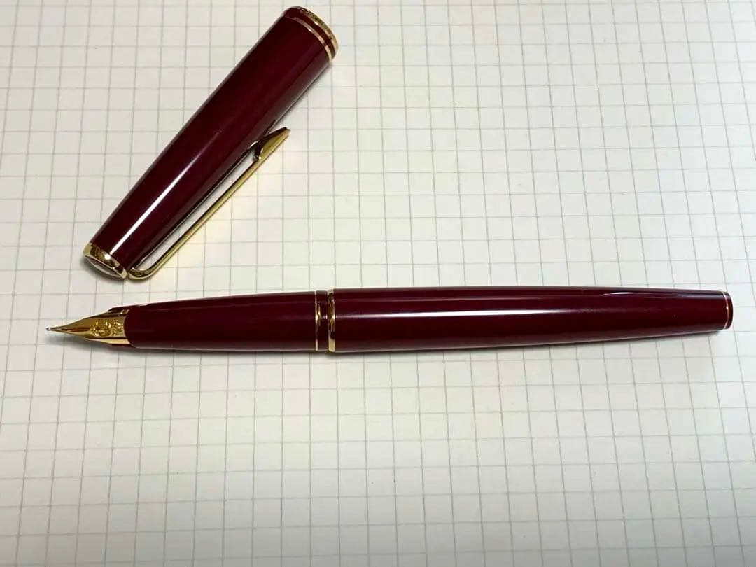 美品箱付き　モンブラン　クラッシック　ボルドー軸　万年筆　14K 585