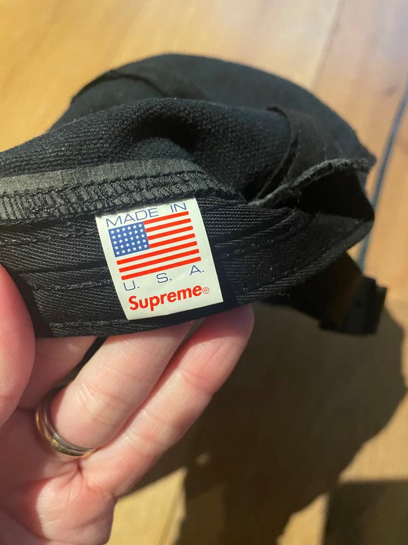 美品Supreme 黒 キャップ　シュプリーム