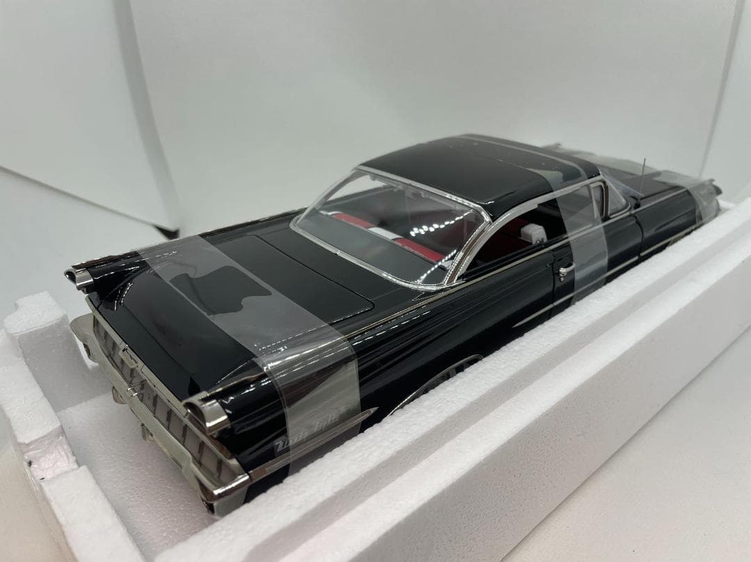 105-010 サンスター 1/18 Oldsmobile 98 HardTop