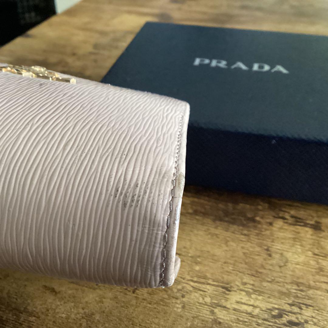 プラダ　PRADA 二つ折り財布 レザー　ベージュ　ピンク