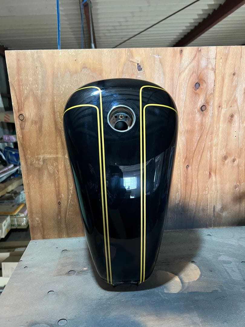 Harley-Davidson 純正品（XL1200S 1996）タンク 黒/金