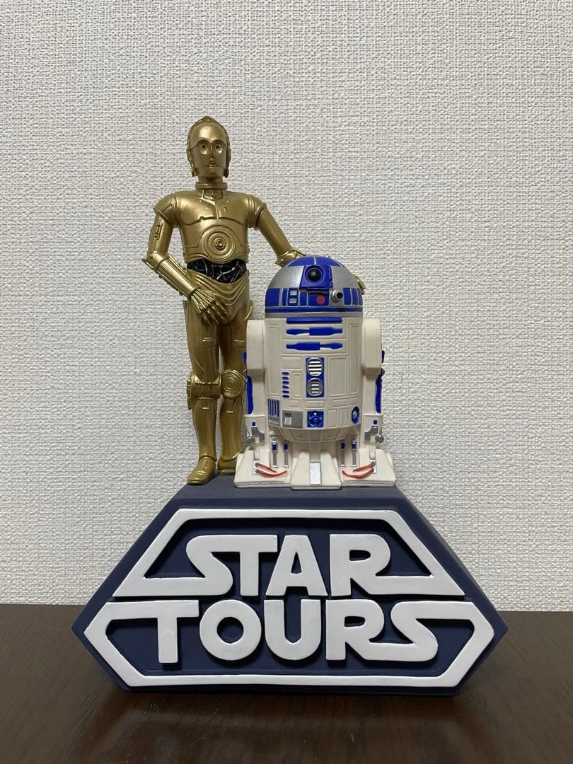 カリフォルニアディズニー　スターウォーズ R2D2 C3PO のフィギュア