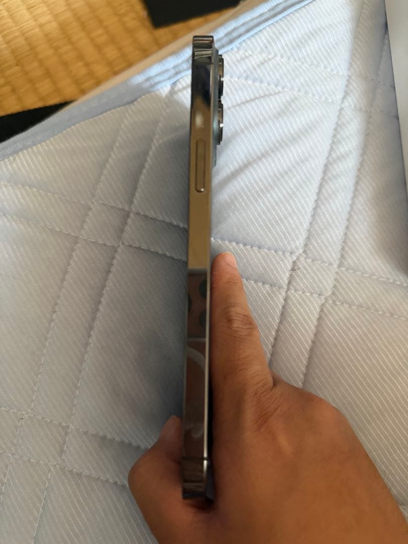 iPhone 13 Pro Max 256GB SIMフリーバッテリー100%