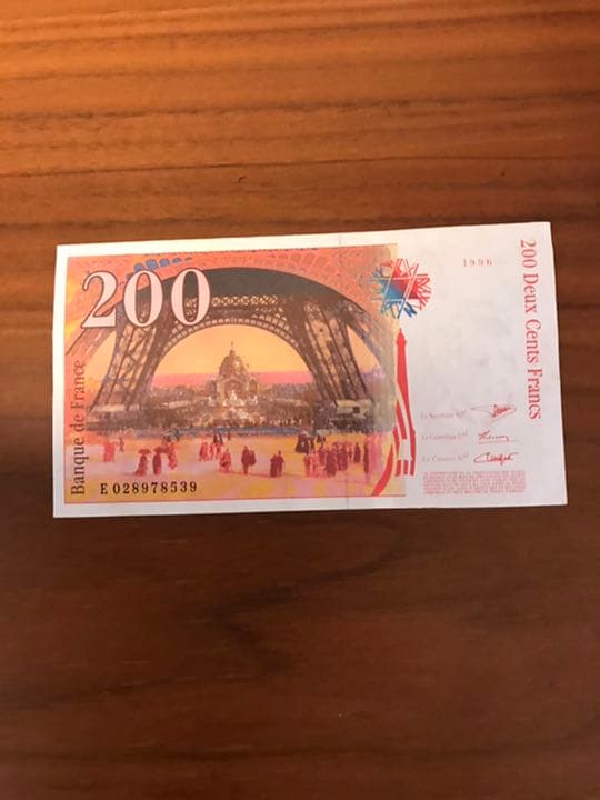 フランス500フランと200フラン　旧紙幣