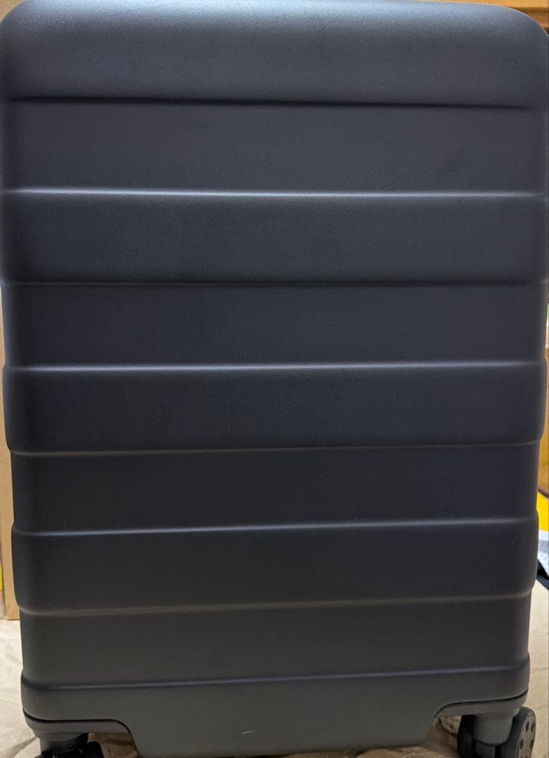 無印良品　バーを自由に調節できるハードキャリーケース３６Ｌ