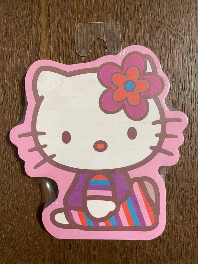 サンリオ♡キティ 海外限定 お座り ダイカットメモ 2005年