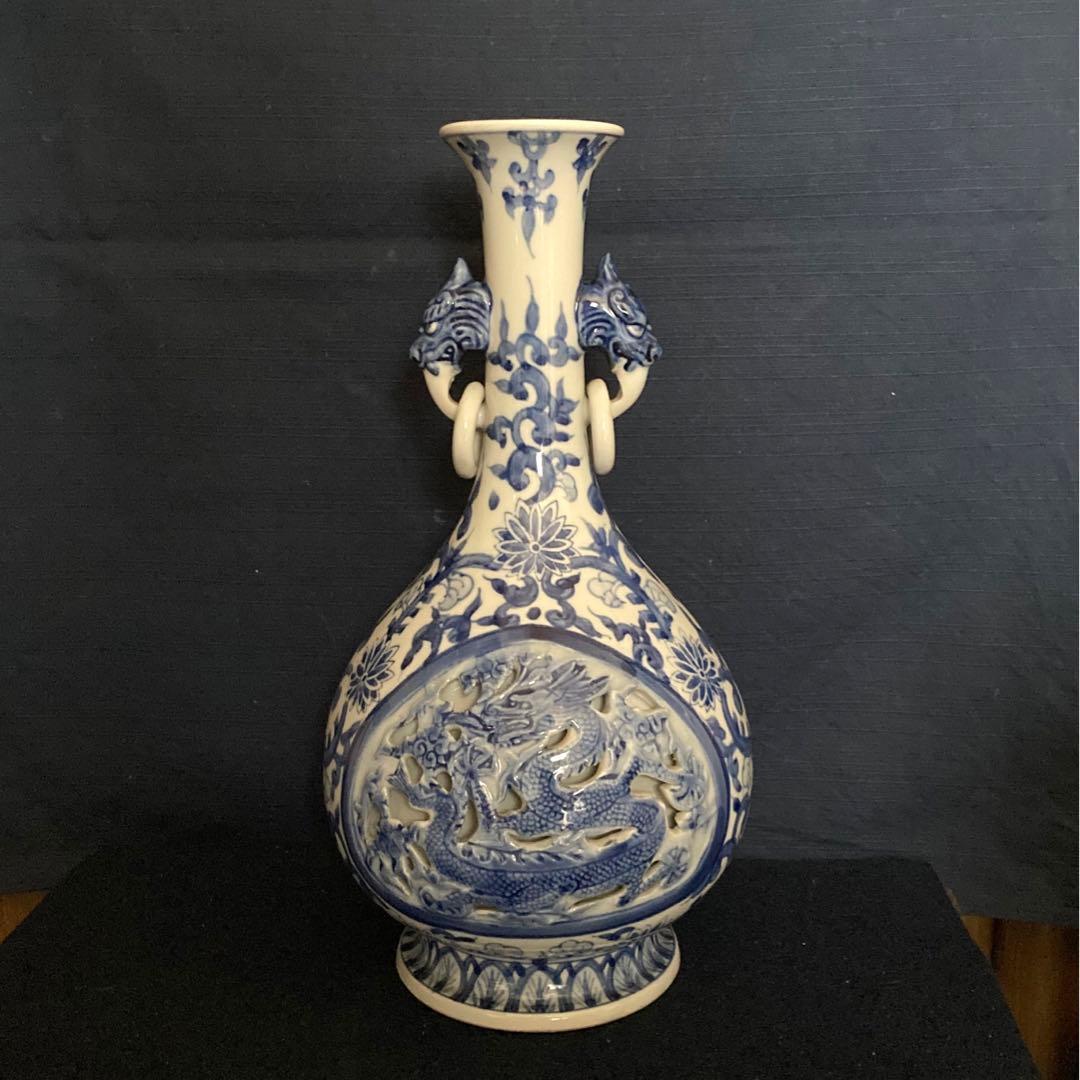 大明化成年製　青花奇獣不遊環雲龍鳳凰透文