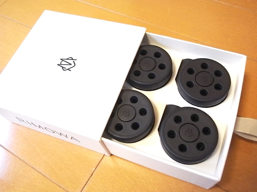 新品未使用 箱入 リモワ 純正ホイール 50mm 4輪用 ブラック ロゴマーク入