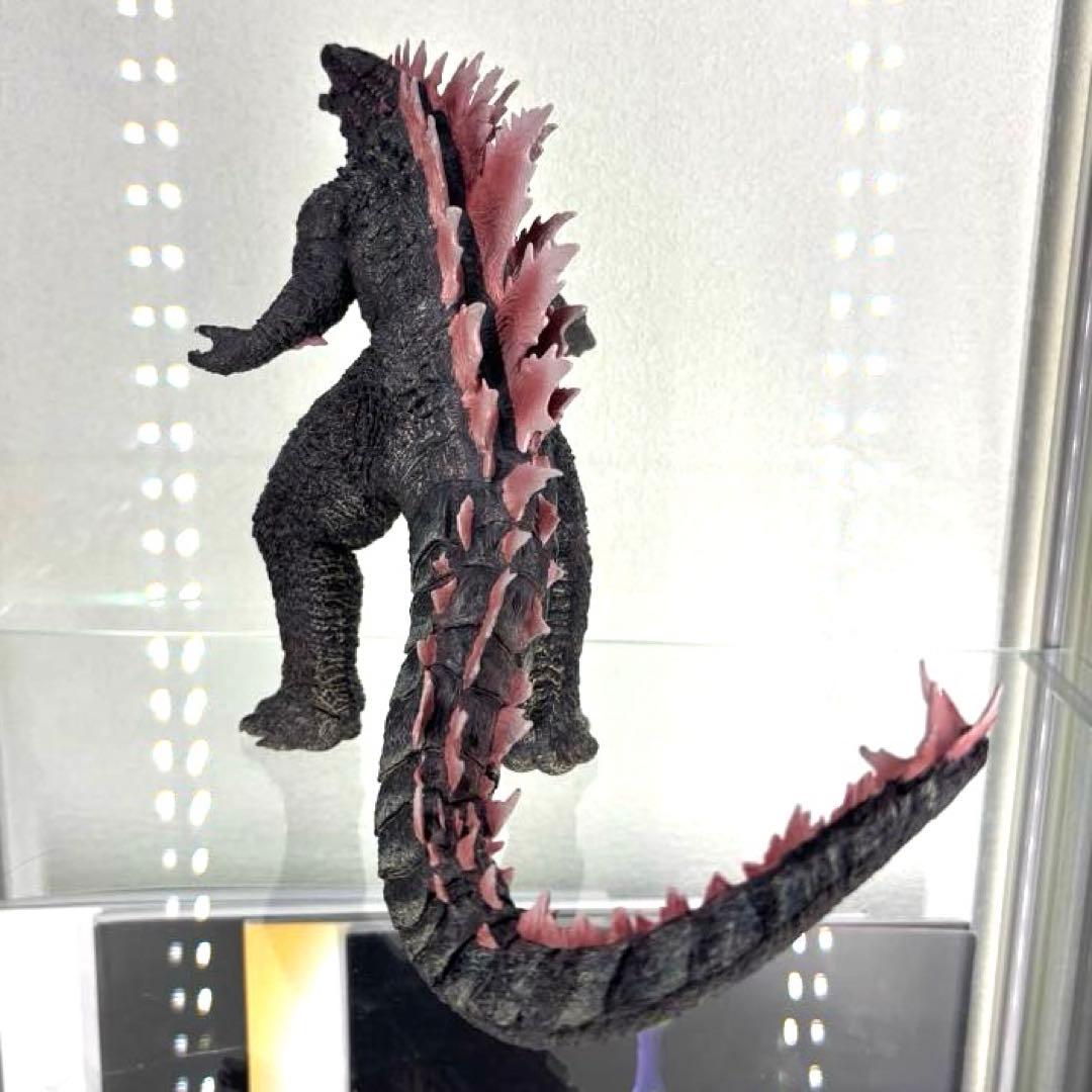 ゴジラ エヴォルブ　シーモ　フィギュア　ハイヤトイズ　ピンバッチ　　スタイリスト