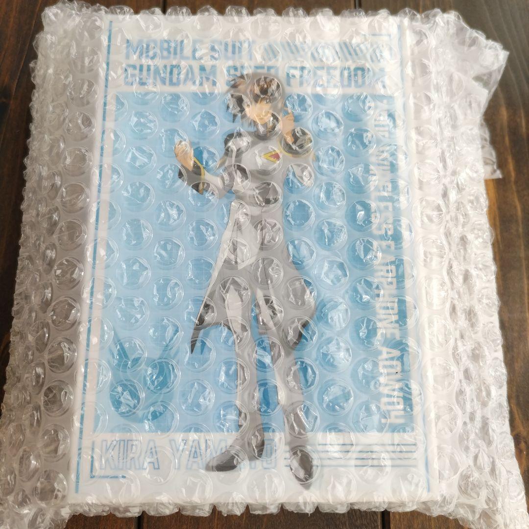 ガンダムSEED　FREEDOM　ワイヤレスイヤホン　キラ・ヤマト　保志総一朗