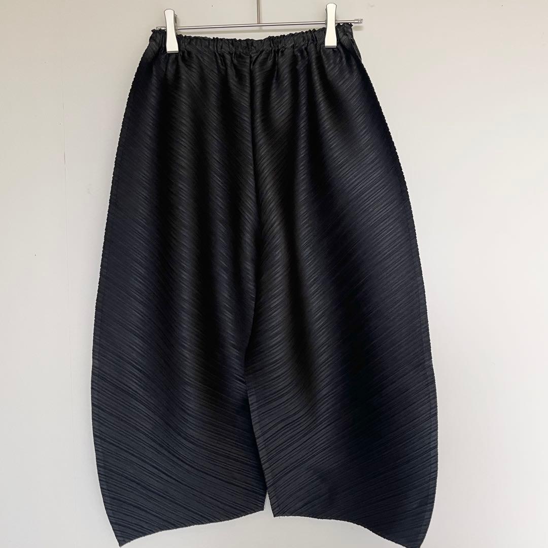 極美品 プリーツ プリーズ 変形 サルエルパンツ 斜めプリーツ サイズ3 黒
