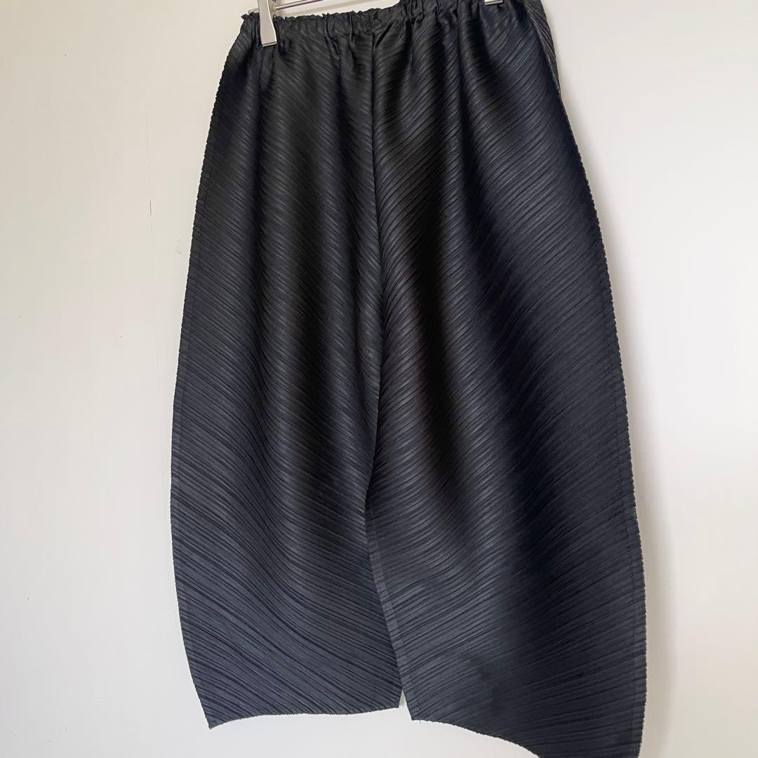 極美品 プリーツ プリーズ 変形 サルエルパンツ 斜めプリーツ サイズ3 黒