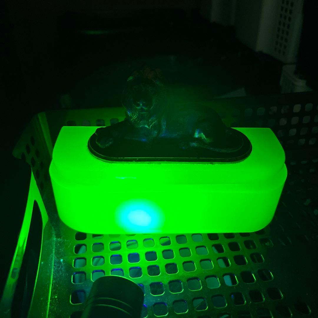 骨董　時代ガラス　希少　練りガラス　モニュメント　ライオン　置き物　ウランガラス