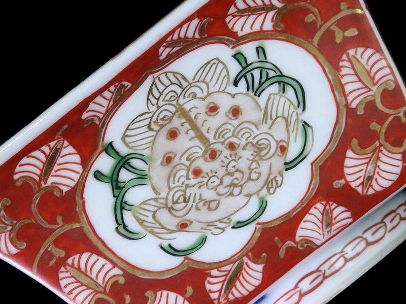 大聖寺伊万里　金唐草に獅子　石畳花枡紋の図　四方角向付　D508AS-DCm